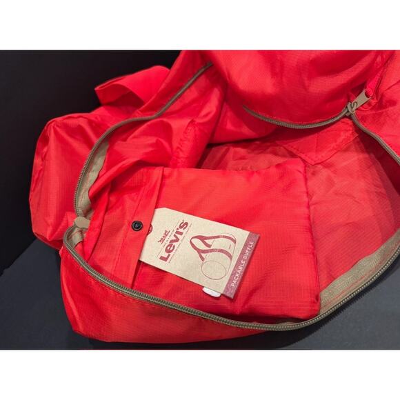 Levi's NEW Red Ripstop Duffle Gym Travel Overnight Weekender Bag 18"x9"x9" NWT - Picture 5 of 5
